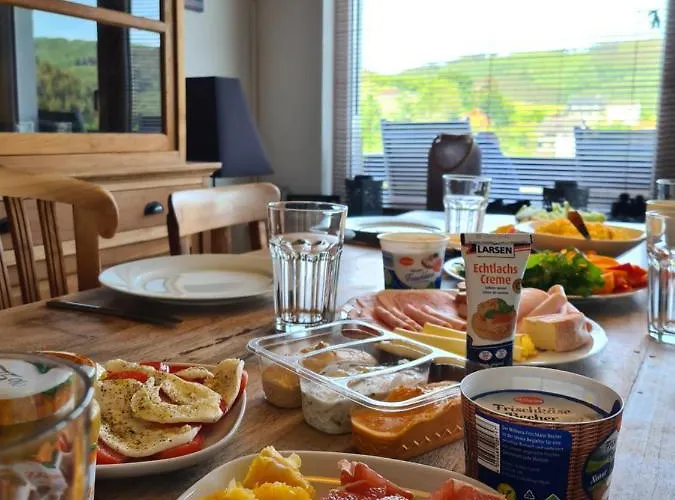 Panoramablick Schwalefeld * וילינגן